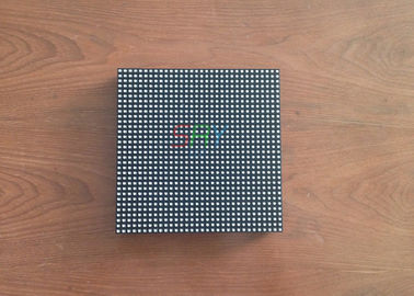 P5 SMD3528 フル カラーの LED 表示モジュール 1/8 スキャン一定した流れ 160mm x 160mm サプライヤー