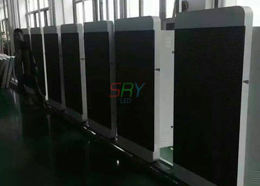 P 5ランプのポストの屋外のフル カラーのLED表示印HDは街灯の旗を防水します サプライヤー